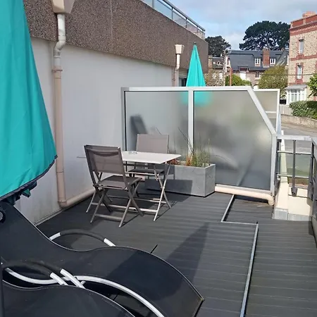 Le Crystal Dinard Plage Exterior photo