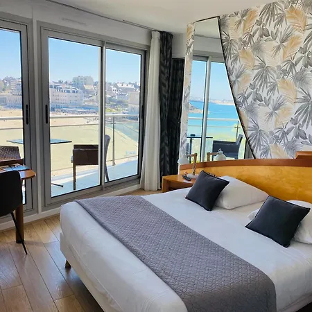 Le Crystal Dinard Plage Exterior photo