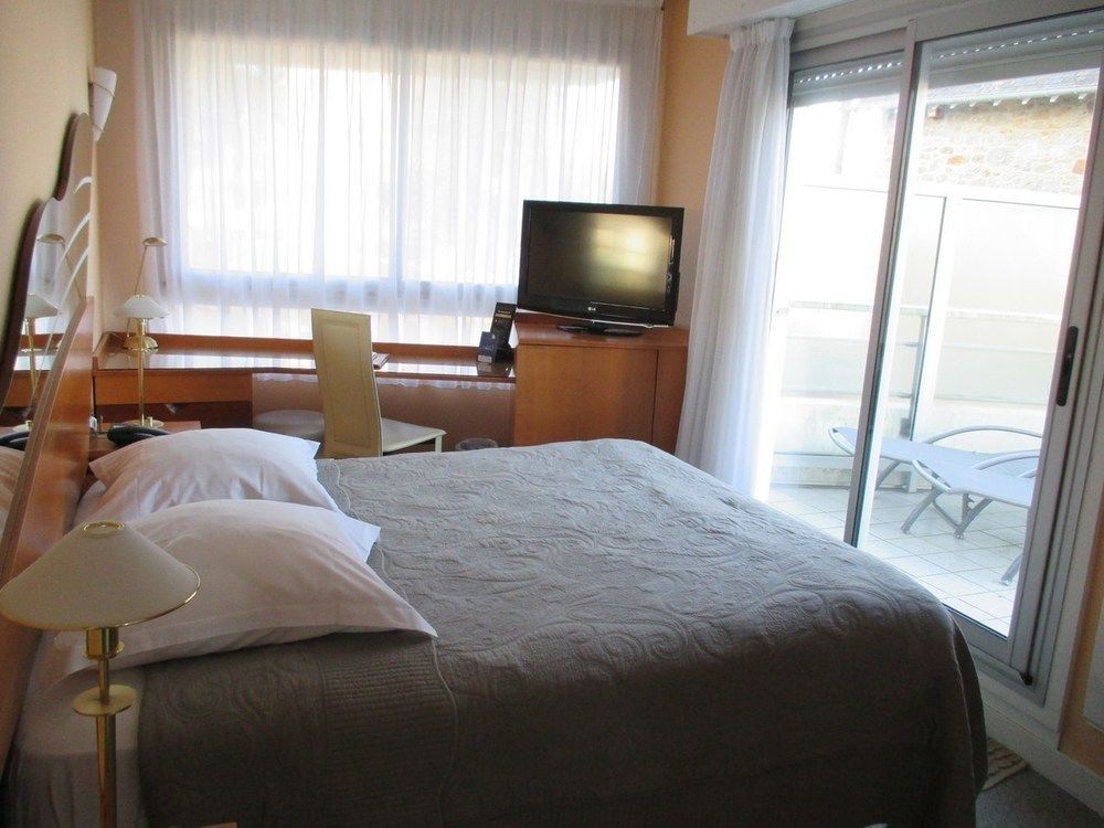 Le Crystal Hotel